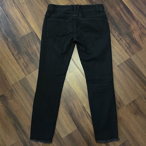 Free People Destroyed Ankle Raw Hem Skinny Jean-Black-Size 26-Distressed - Picture 4 of 13